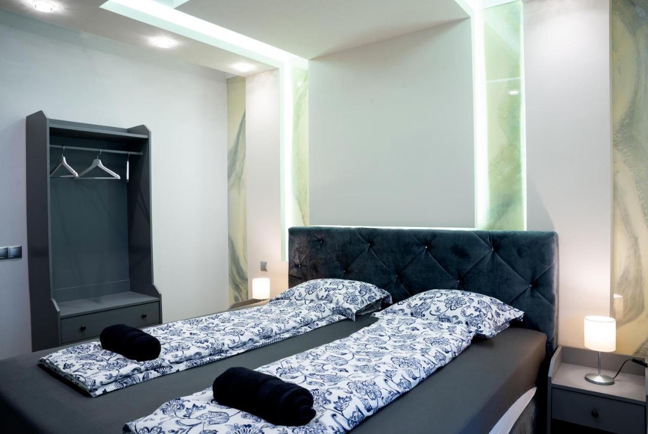 Dream Apartman 3 With Free Parking Győr Esterno foto